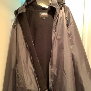 Totes Raincoat/wind breaker
